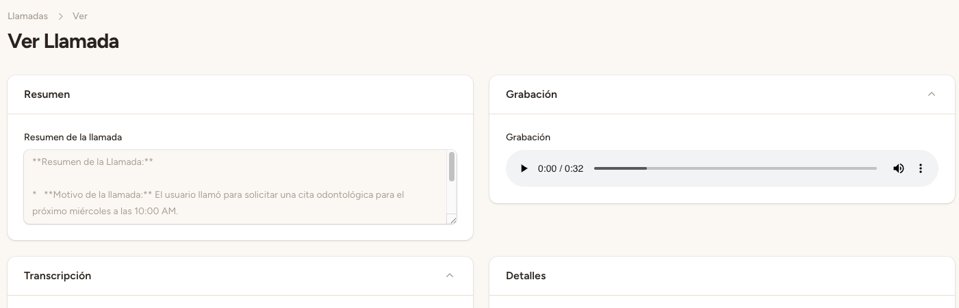 Vista de detalle de una llamada con transcripción, resumen, evaluación y reproductor de audio